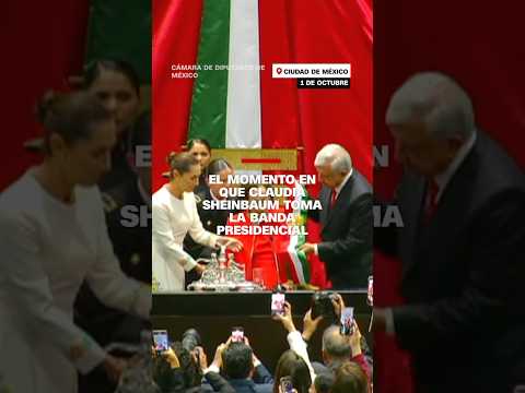 Mira como AMLO pasa la banda presidencial a Claudia Sheinbaum