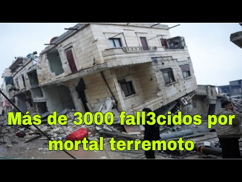 Mortal terremoto de 7.8 deja miles de fall3cidos...