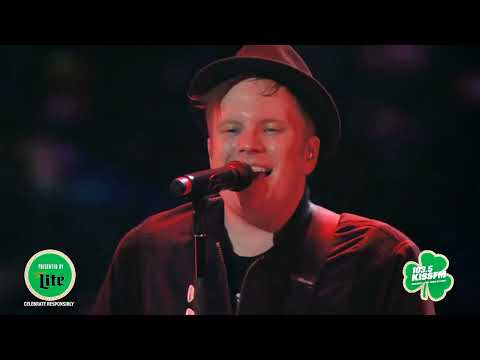 Fall Out Boy - A Little Less Sixteen Candles, A Little More "Touch Me" Live Boys Of Zummer Chicago