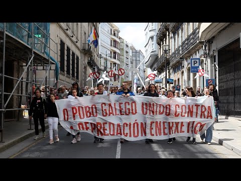 Una manifestación recorre Lugo en contra de los proyectos eólicos