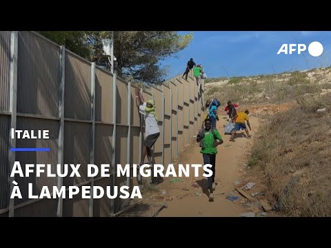 Italie: afflux de migrants sur l'île de Lampedusa | AFP