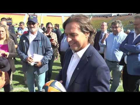 Lacalle participó del encuentro deportivo de rugby inclusivo en el Estadio Domingo Burgueño Miguel