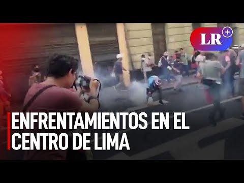 Se registran enfrentamientos entre la PNP y los manifestantes entre los jirones Puno y Lampa | #LR