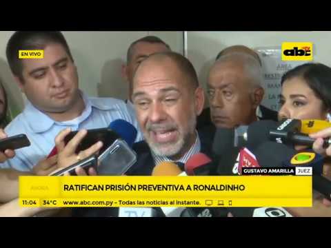 Ratifican prisión preventiva para Ronaldinho