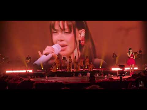 Ayliva - Hässlich (In Liebe Ayliva Tour 2024 (Rudolph-Weber-Arena Oberh. - LIVE - 2024-10-04)