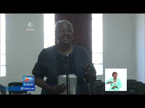 Cuba: Sesiona Taller Nac. de Casas de Orientación a las mujeres y la familia