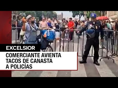 Vendedor de tacos de canasta lanza su mercancía a policías por no dejarlo vender