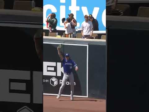 Jac Caglianone used every inch of his 65 frame to take away this home run!