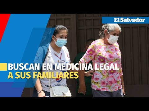 Familiares de  víctimas en estadio Cuscatlán buscan en Medicina Legal los cuerpos sus seres queridos