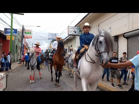 Realizan tradicional desfile hípico en Jinotepe, Carazo