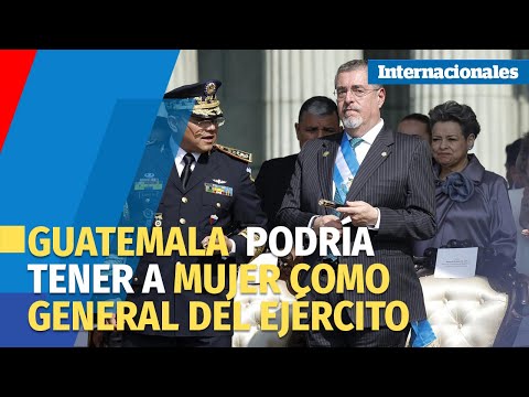 Presidente de Guatemala buscará ascender a una mujer como general del Ejército