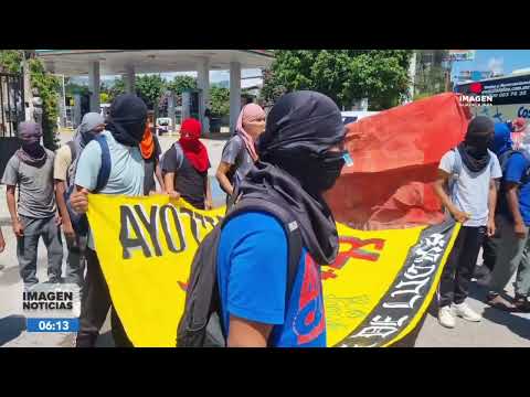 Bloqueo en la Autopista del Sol por los 43 de Ayotzinapa | Noticias GDL con Ricardo Camarena