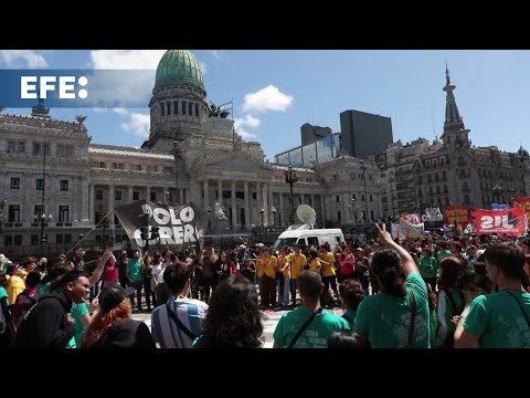 Veto de Milei a la ley de financiación universitaria se mantiene tras falta de votos en el Congreso