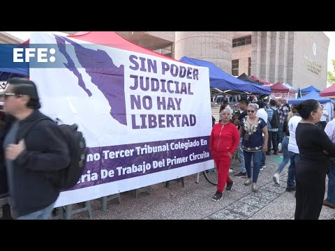 Trabajadores del Poder Judicial mexicano amplían su plantón al Congreso contra la reforma