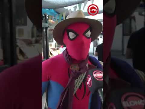 Increíble: nos encontramos a Spiderman Gaucho en Cosquín #shorts #spiderman #cosquín