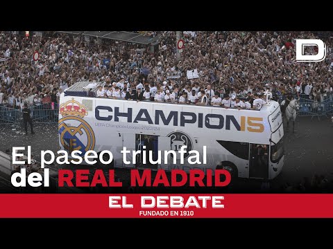 Ban?o de masas del Real Madrid en su paseo triunfal por la capital para celebrar la decimoquinta