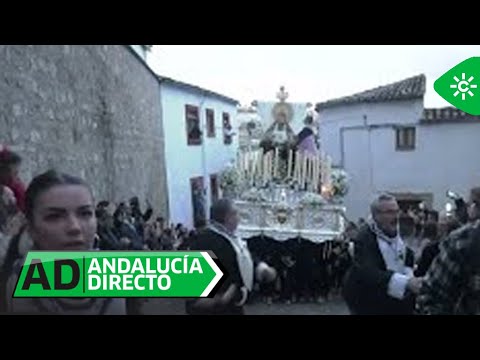 Andalucía Directo |  Momento único de la Virgen de la Soledad de Úbeda en la Cuesta de la Merced