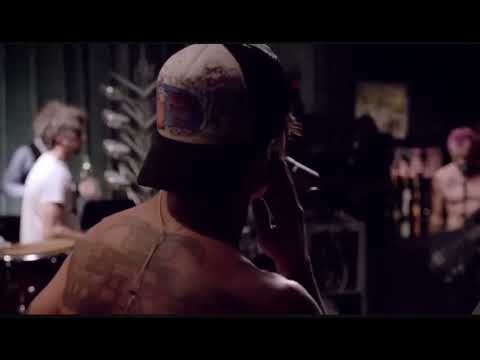 Red Hot Chili Peppers : Did I Let You Know - From The Basement 2012