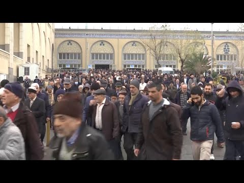 Worshipprs chant slogans against U.S, UK in Tehran following strikes on Yemen