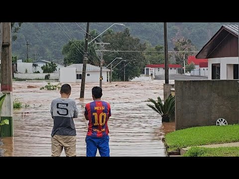 Al menos diez muertos y más de 20 desaparecidos por lluvias en el sur de Brasil | AFP