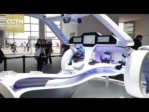 Li Qiang hace énfasis en desarrollar vehículos inteligentes conectados de nuevas energías