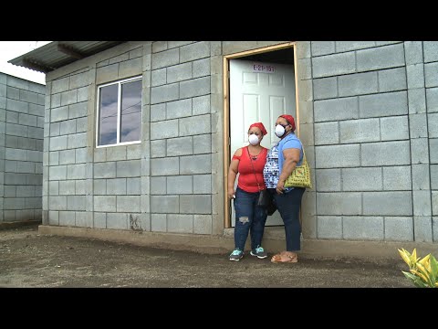 Madres nicaragüenses reciben con alegría viviendas dignas en Managua