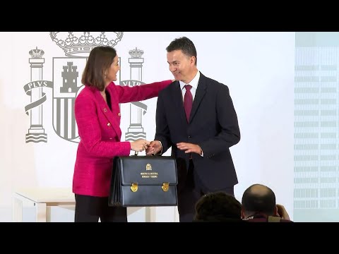 Maroto entrega la cartera del ministerio de Industria a Héctor Gómez