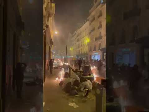 #Protesta en #Paris #Francia, queman #basura en las #Calles