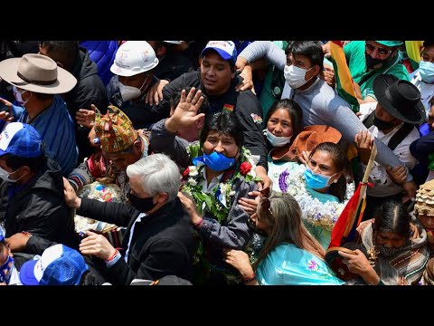 En Bolivie, Evo Morales rentre d'exil au lendemain de l'investiture de Luis Arce