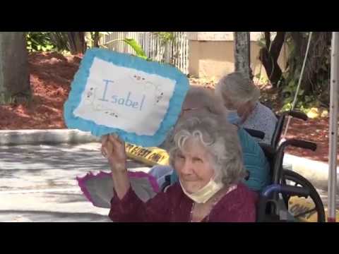 “Besos a distancia”, original iniciativa de hogar de ancianos por Día de las Madres