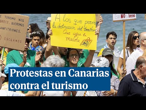 Miles de personas protestan en Tenerife contra la masificación turística