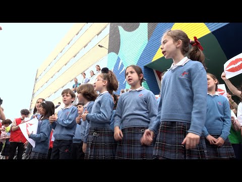 Miles de besos para los niños hospitalizados en Zaragoza: Que sonrían también es urgente