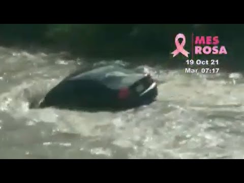 Dos personas quedan atrapadas en un vehículo al caer a río Choluteca