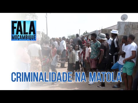 Matola: Moradores de amotinam-se defronte da casa dos supostos ladrões a residências @PortalFM24