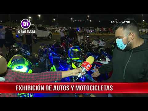 Jóvenes disfrutaron de exhibición de autos modificados en Estadio de Béisbol - Nicaragua