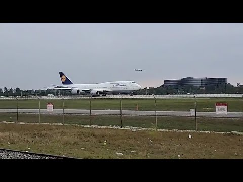 Enorme Boeing 747 despega del aeropuerto de Miami