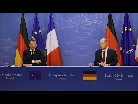 Omicron: la France n'imposera pas de tests avec les pays de l'UE, dit Macron | AFP Extrait