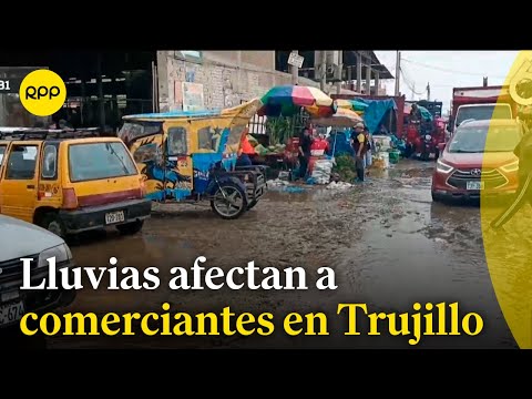 Trujillo: Comerciantes son afectados por una lluvia de moderada intensidad