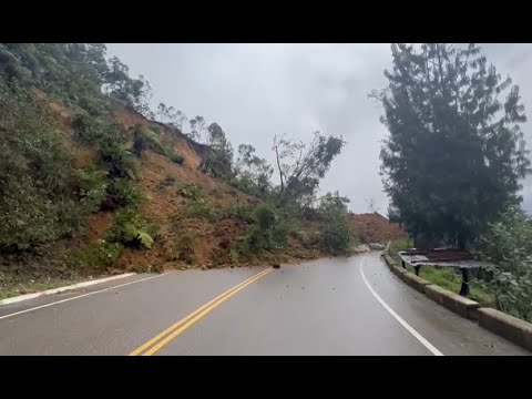 Cajamarca: Derrumbe de cerro bloquea las vías y pone en alerta a los transportistas