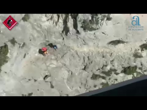 Rescatado un escalador tras sufrir una caída cuando practicaba rappel en Confrides