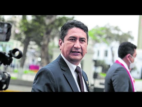 Vladimir Cerrón acude al Congreso por ceremonia de la independencia de Bolivia