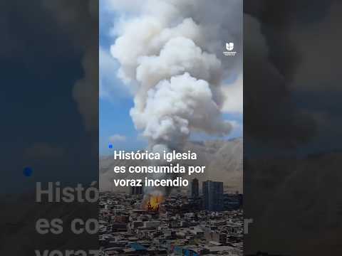 Una histórica iglesia fue consumida por un voraz incendio