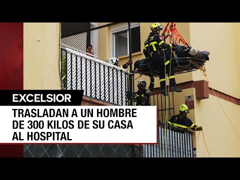 Hombre de 300 kg es evacuado de su casa con una grúa