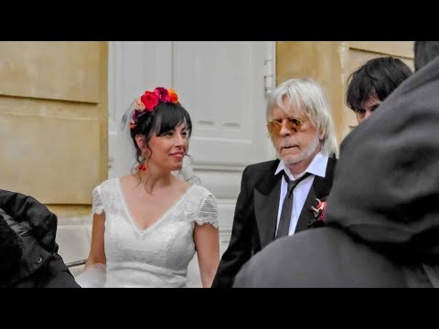 Renaud a épousé Cerise: le chanteur a passé la bague au doigt de Christine pour la 3ème fois à Paris