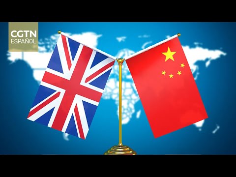 Canciller chino y secretario de Asuntos Exteriores británico conversan por teléfono