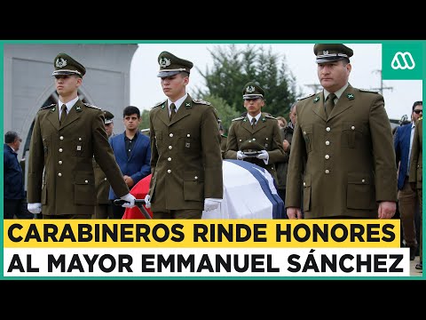 Funeral de Carabinero: Oficiales rinden honores al mayor Emmanuel Sánchez