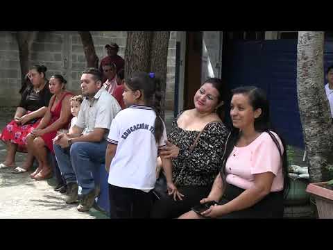 Convivio Familiar en el Centro Escolar Barrio Las Delicias en Santa Rosa de Lima.