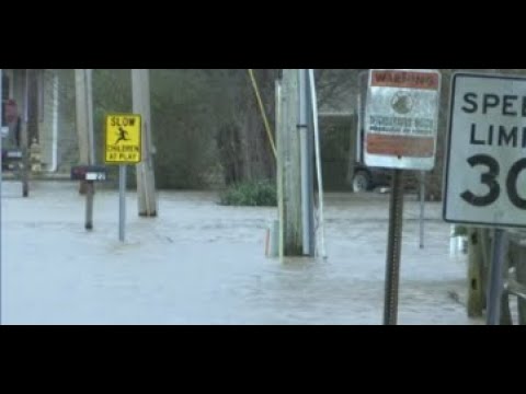 Levee breaks causing life-threatening situation amid flooding in northwest Tennessee town