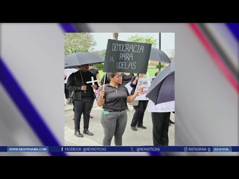 Docentes y estudiantes de UDELAS protestan en apoyo a la rectora electa