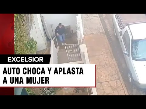 Auto choca contra barda y aplasta a una mujer que subía las escaleras